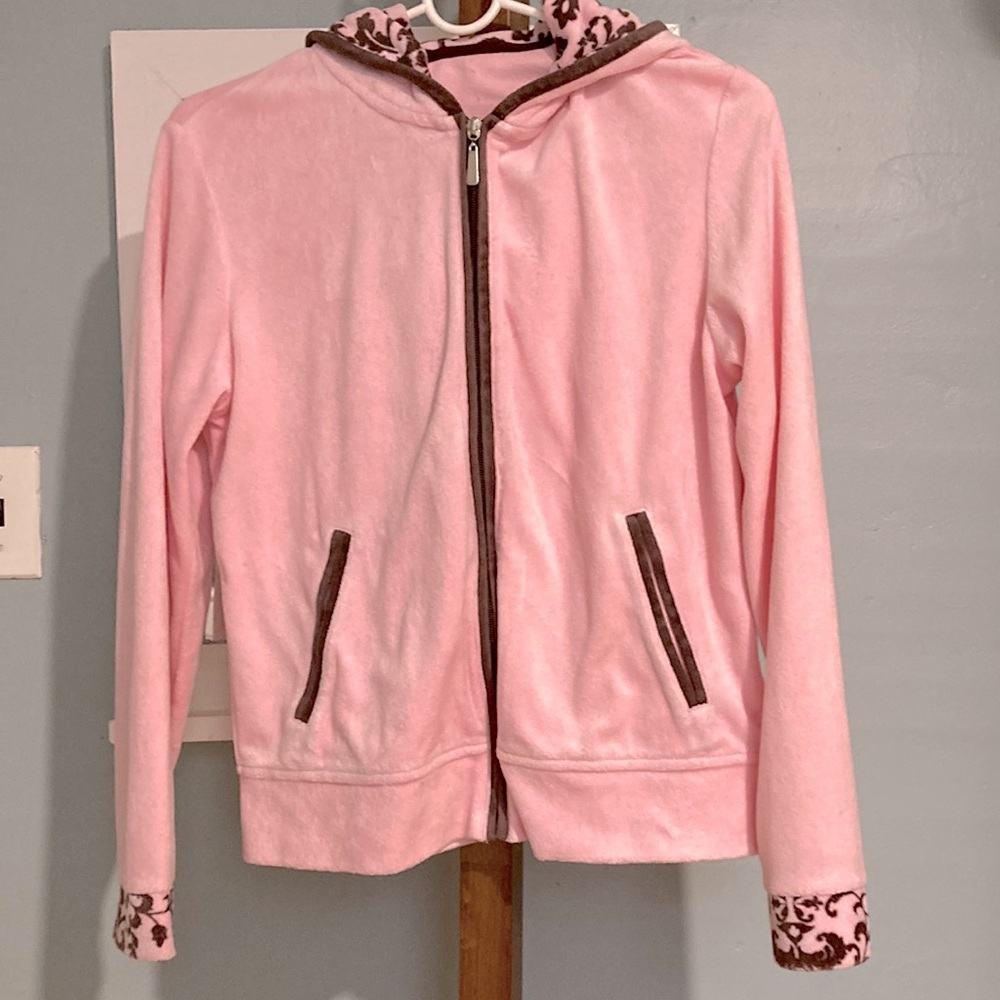 Soft pink zippered velour hoodie/jacket w/ chocolate brown trim & 2 deep pockets